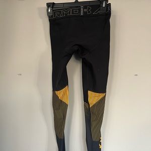 Project rock by under armor black compression pants